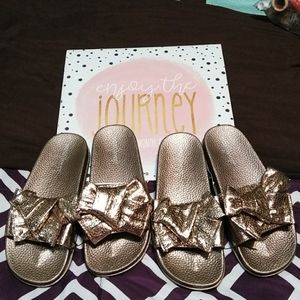 🌞NWT🌻SPRINGTIME KIDS ROSE GOLD BOW SLIDES